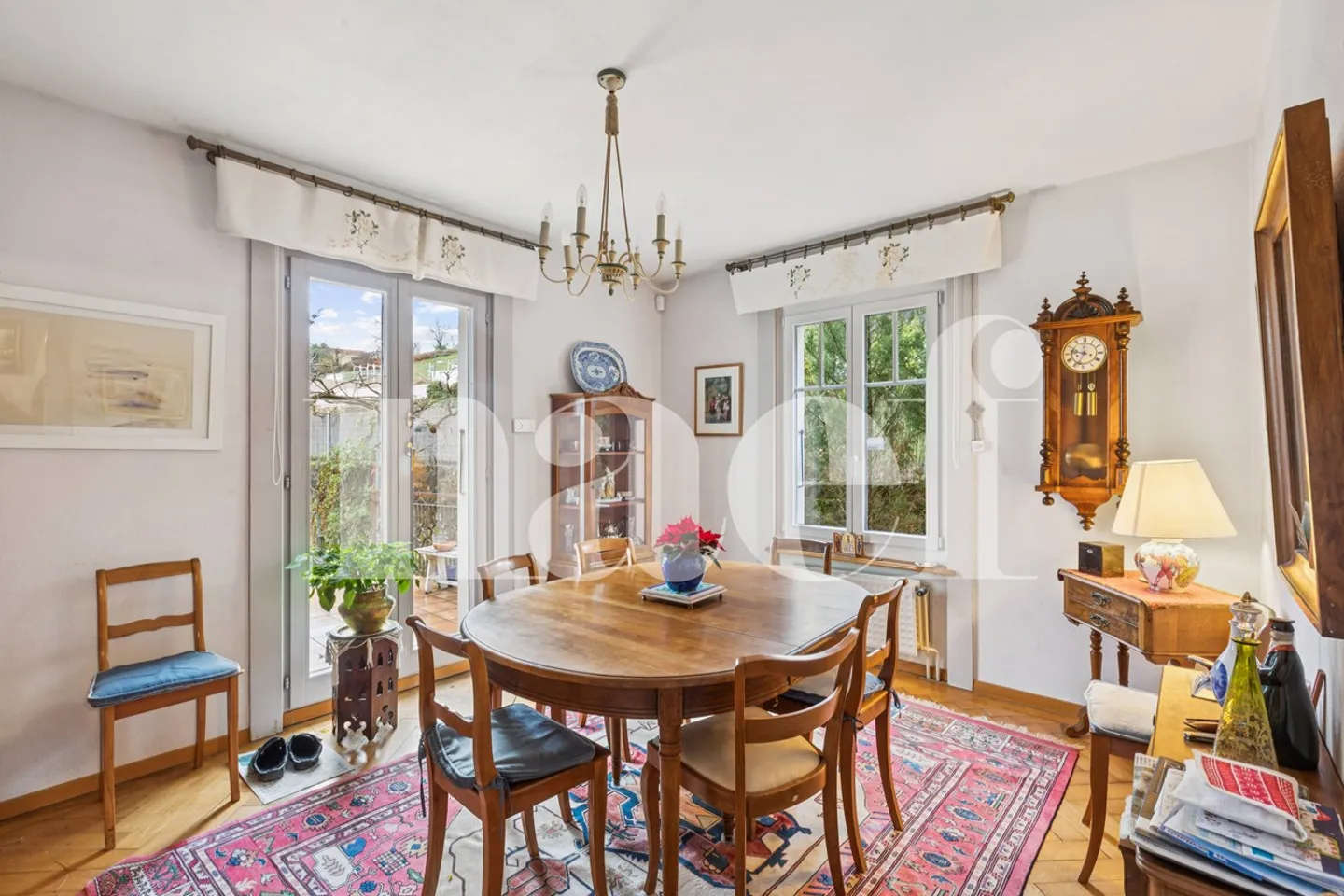 Detached house with 6.5 rooms and 2-room annex - Photo 3 of 8