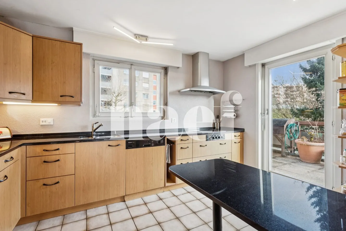 Large 7-room penthouse with superb terrace for sale in Villars-sur-Glâne - Photo 3 of 9