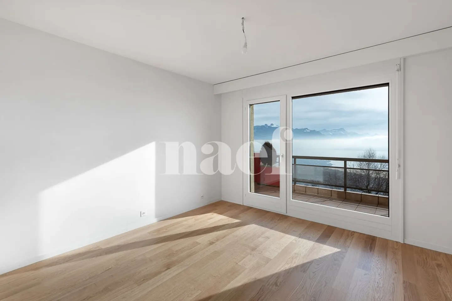 Appartement rénové de 3.5 pièces avec terrasse / jardin et vue panoramique sur le lac à vendre à Chardonne - Photo 9 sur 11