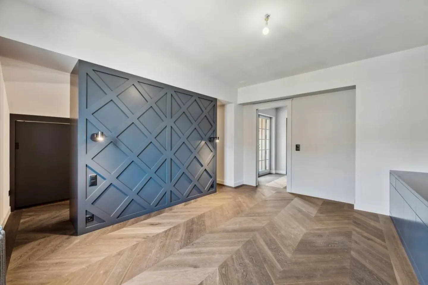 Character apartment in the heart of Rolle - Photo 6 of 8