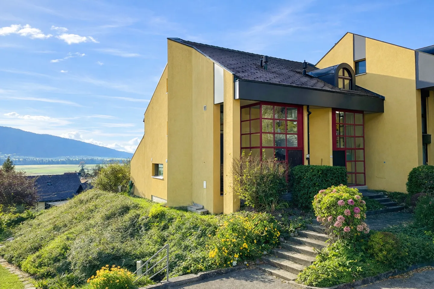 Spacious 5-room duplex - Photo 1 of 11