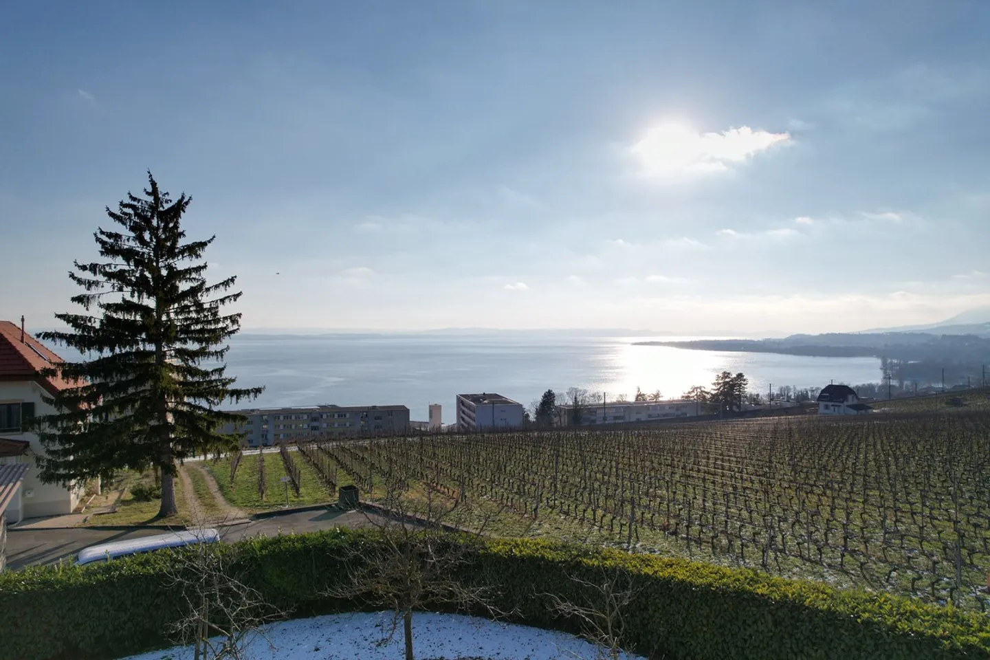 Opportunité rare : maison individuelle avec vue sur le lac et fort potentiel d'extension - Photo 9 sur 10