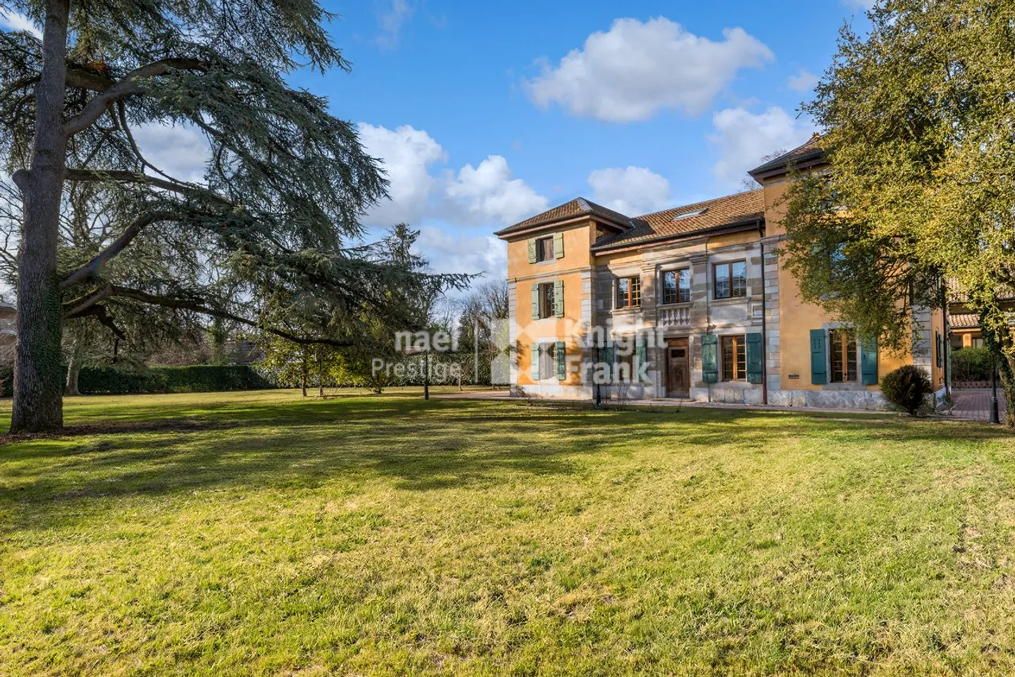 Master Property near International Organizations - Photo 2 of 11