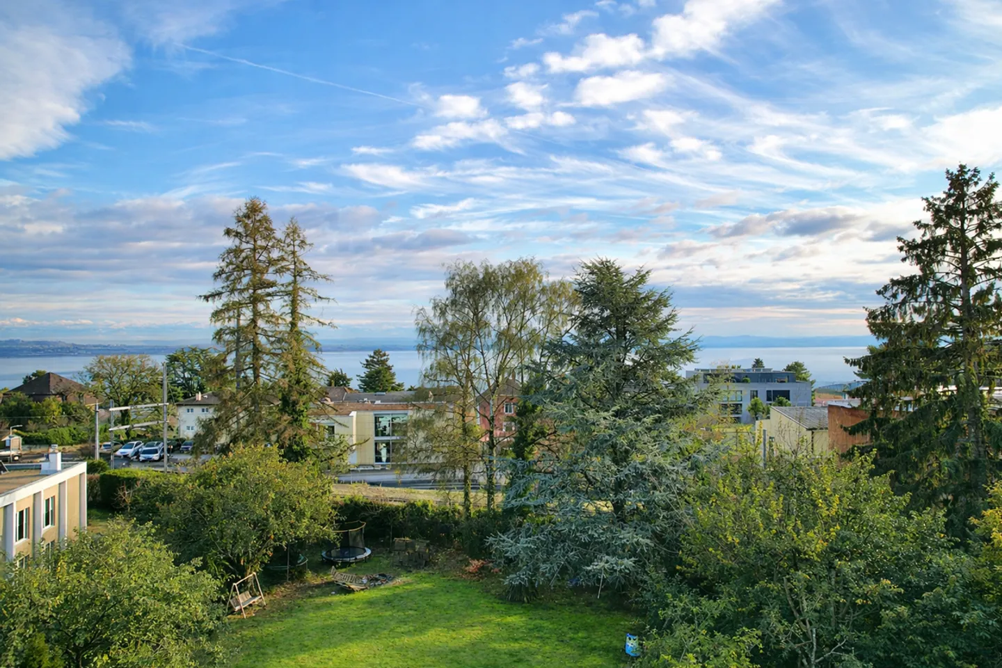 Manor house composed of 2 apartments - Photo 2 of 12