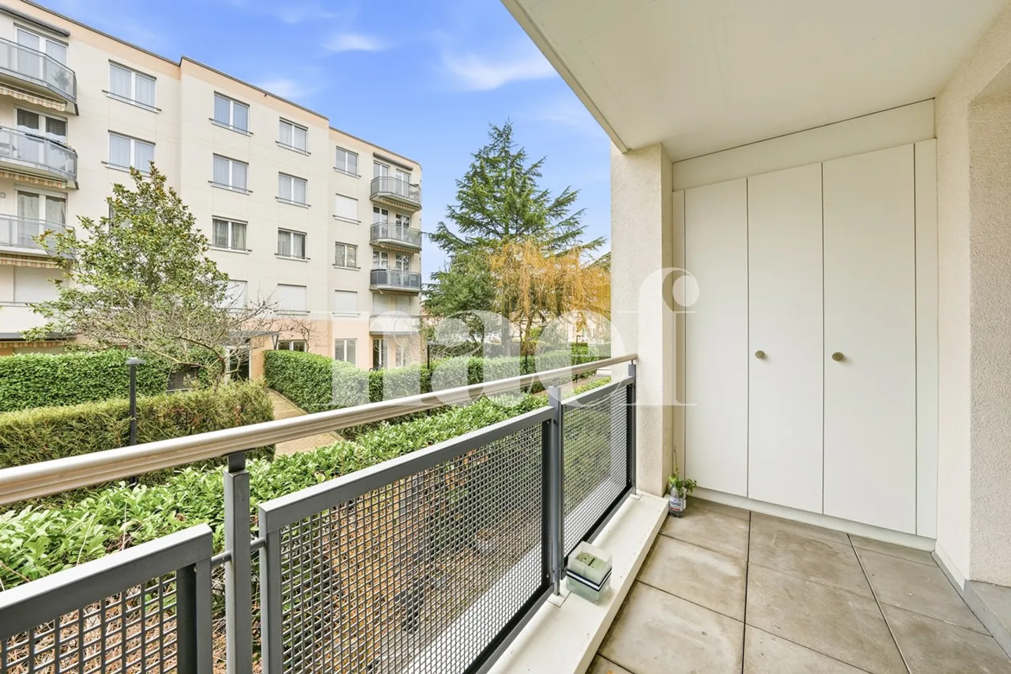 Rare opportunity in Grand-Saconnex? Spacious 7-room family apartment - Photo 8 of 13