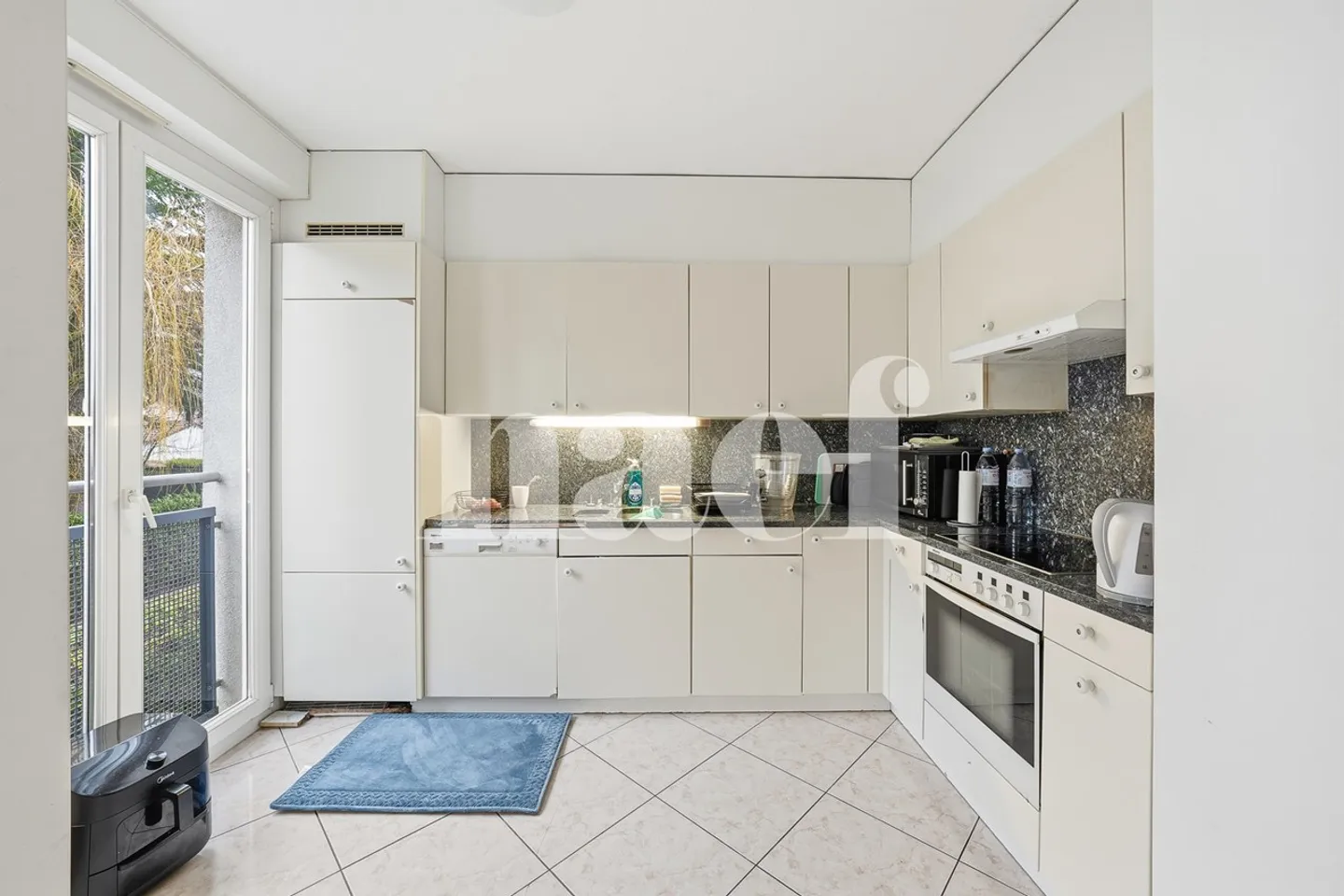 Rare opportunity in Grand-Saconnex? Spacious 7-room family apartment - Photo 5 of 13