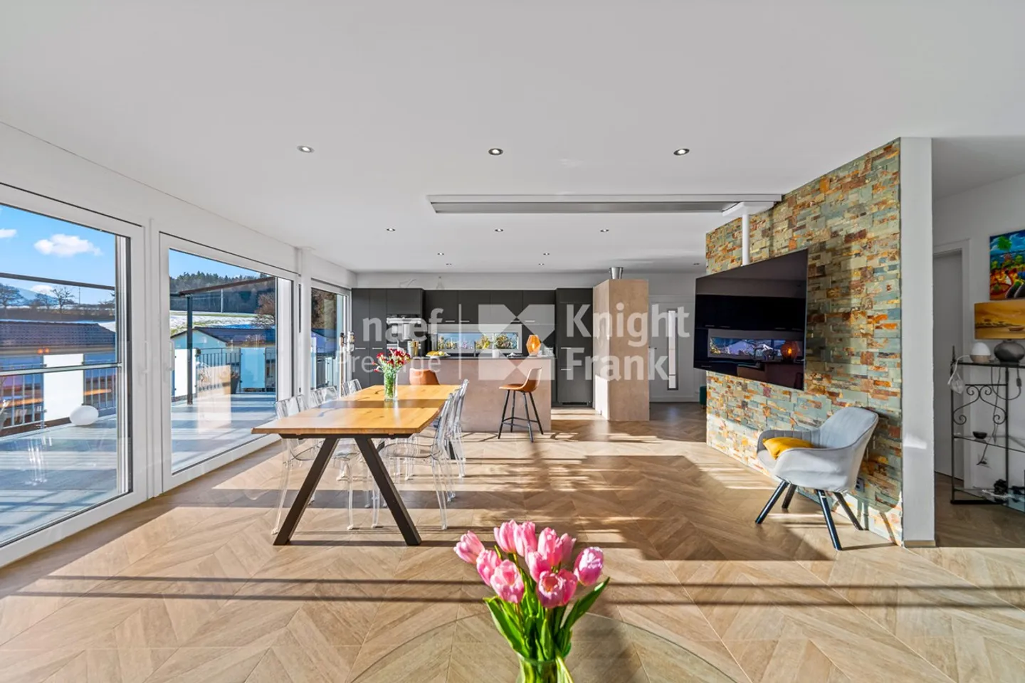 Wunderschönes freistehendes Haus mit 7 Zimmern und unverbautem Blick auf die Landschaft sowie beheiztem Pool zu verkaufen in St-Ursen - Foto 2 von 12