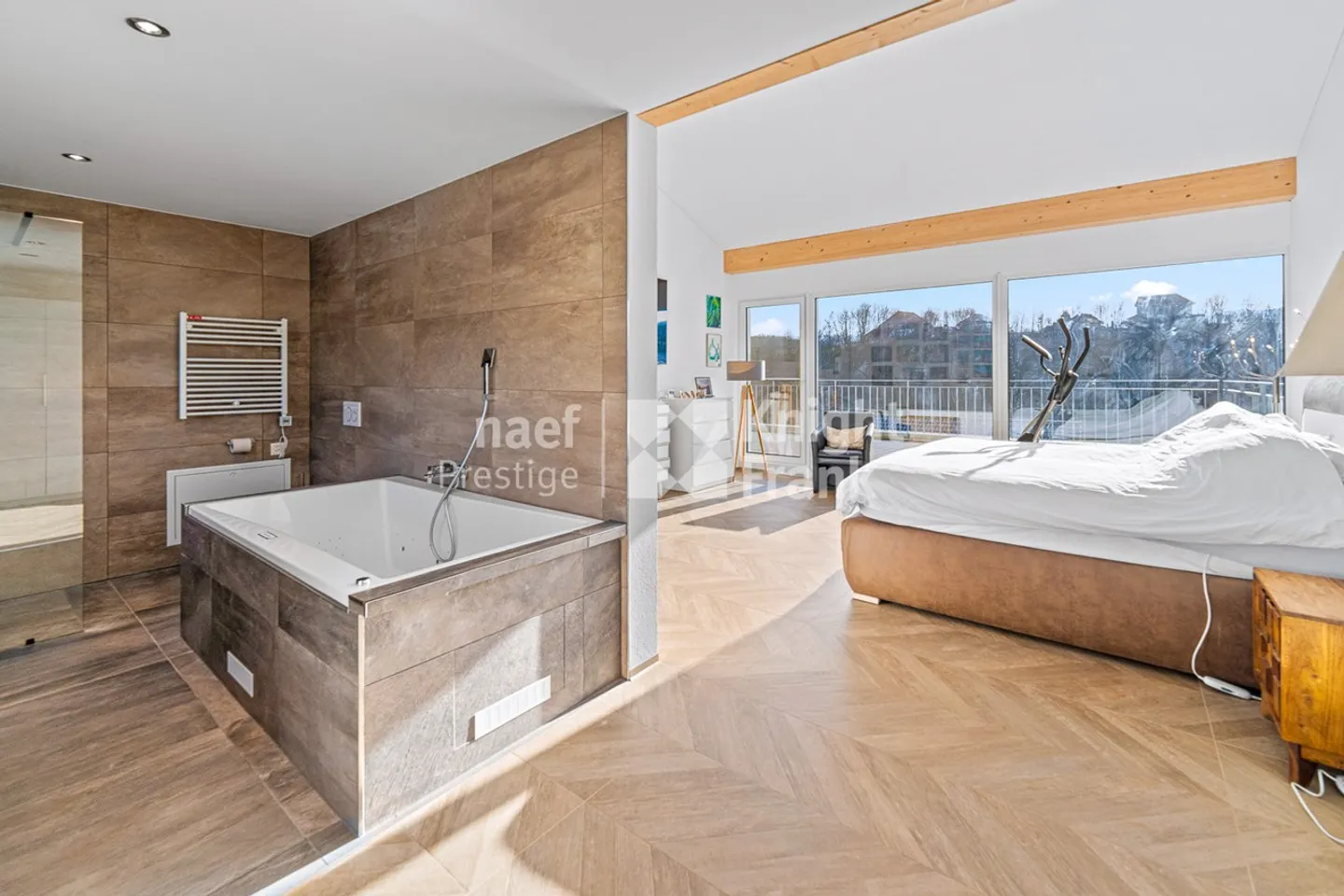 Wunderschönes freistehendes Haus mit 7 Zimmern und unverbautem Blick auf die Landschaft sowie beheiztem Pool zu verkaufen in St-Ursen - Foto 9 von 12