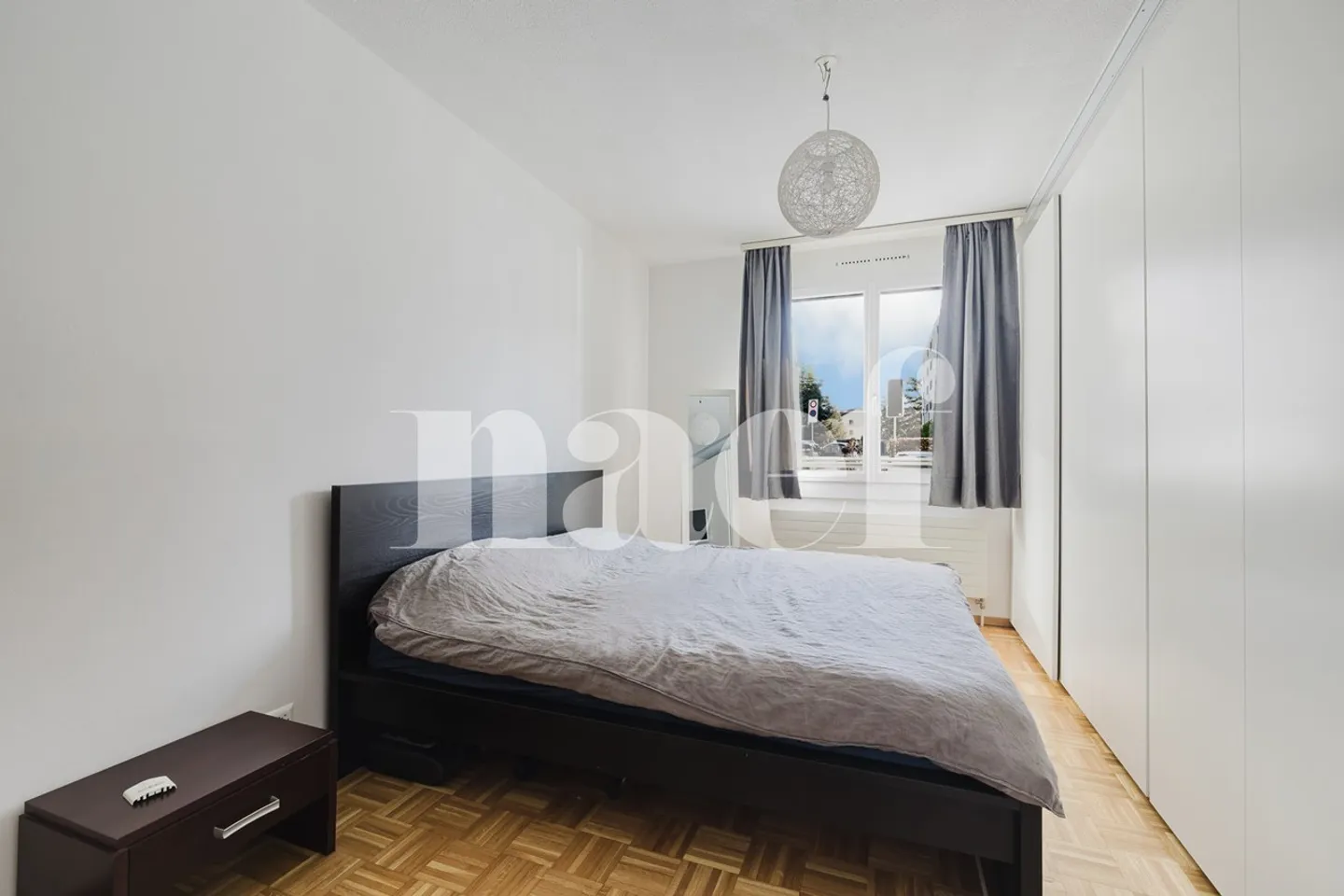 Bright 4-room apartment with terrace and private garden in Châtelaine - Photo 8 of 9