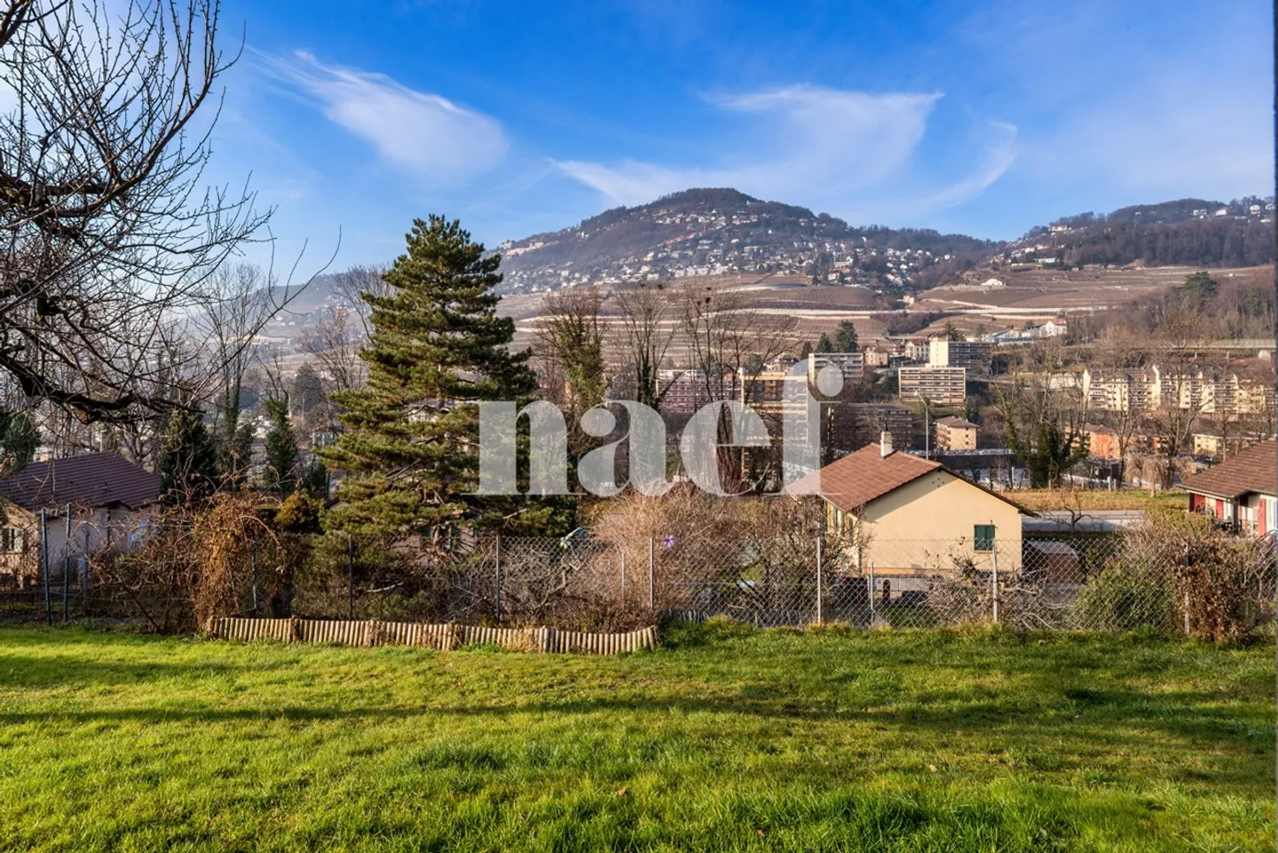 Incantevole villa con 2 appartamenti indipendenti che totalizzano 7 stanze - Foto 4 di 13