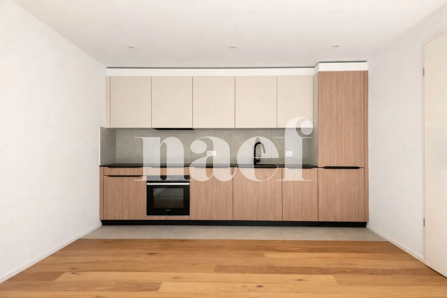 Appartamento moderno con terrazza - Foto 4 di 10