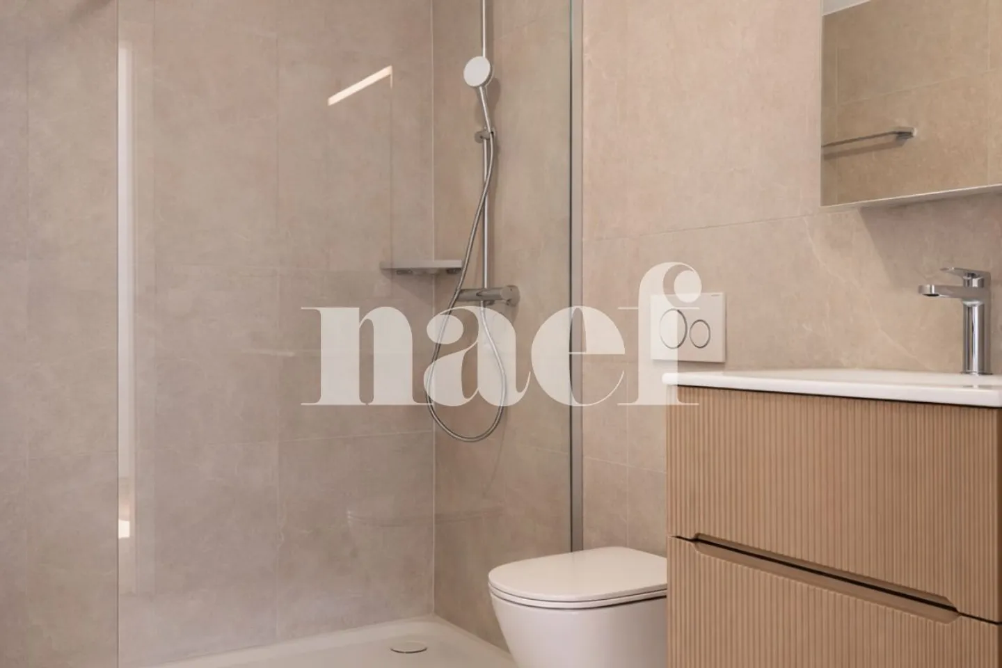 Appartamento moderno con terrazza - Foto 9 di 10