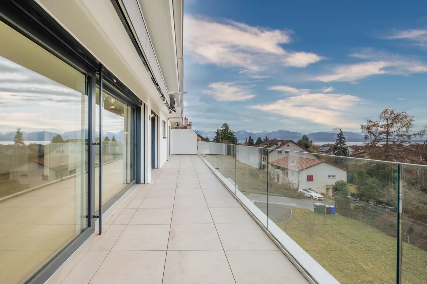 Penthouse mit 3,5 Zimmern und Panoramablick - Foto 8 von 9