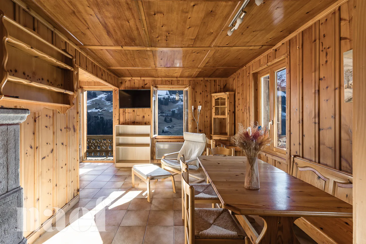 For sale - Chalet with 4 apartments and stunning views of the Dents-du-Midi, just steps from the center of the village of Val d'Illiez - Photo 7 of 11