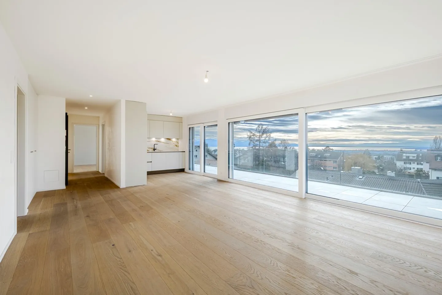 Penthouse mit 3,5 Zimmern und Panoramablick - Foto 2 von 9