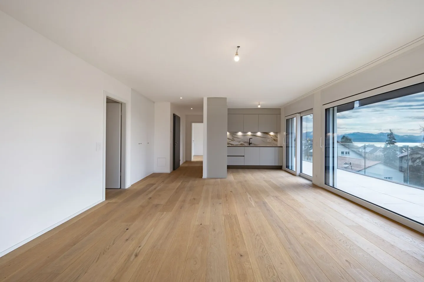 Penthouse mit 3,5 Zimmern und Panoramablick - Foto 3 von 9