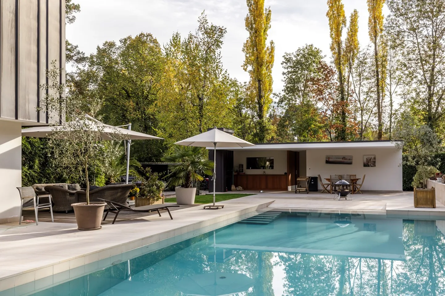 Eleganza contemporanea nel cuore di Conches - Foto 1 di 13