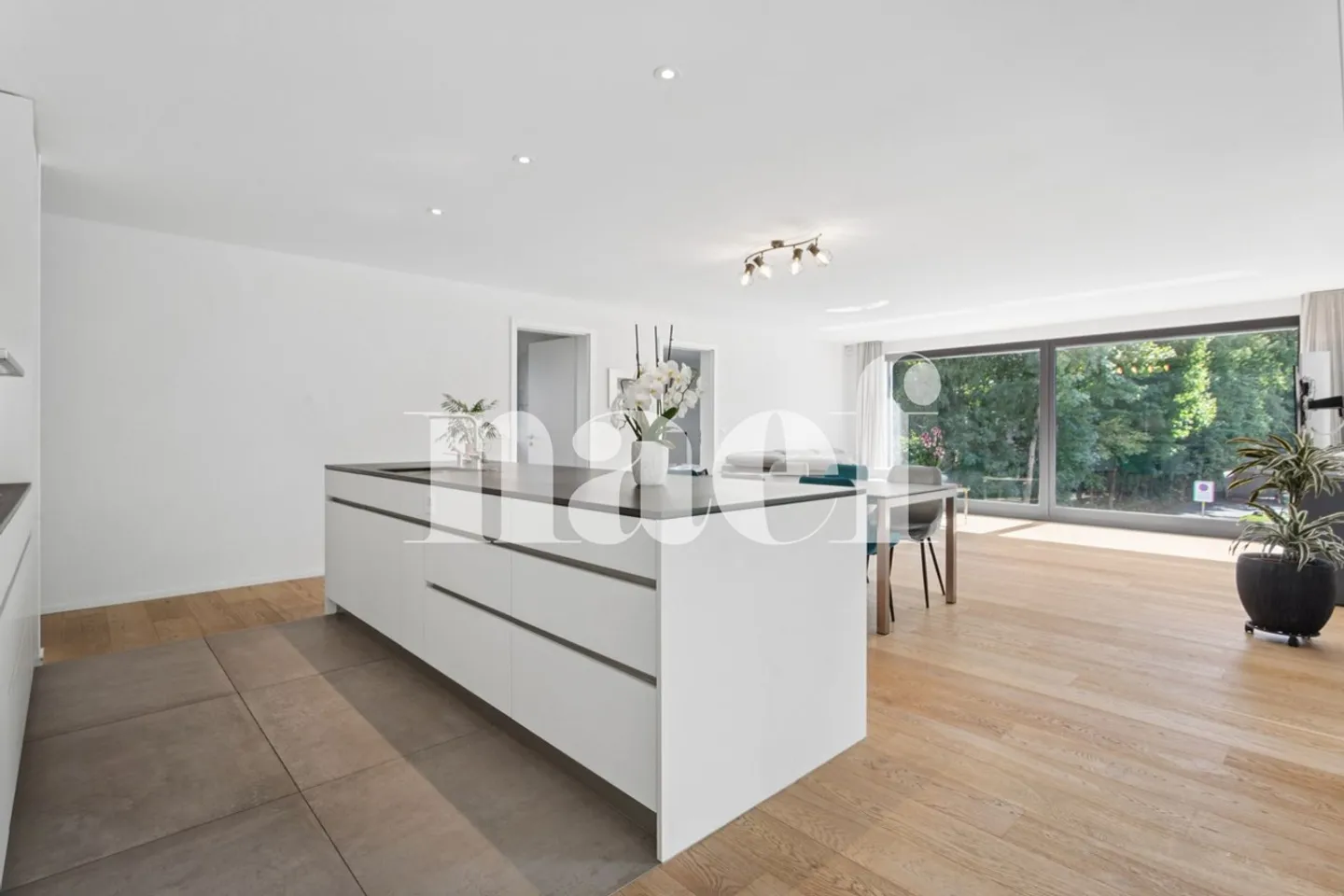 EN EXCLUSIVITÉ : Magnifique appartement de 4.5 pièces d'env. 130 m² avec terrasse à vendre à Fribourg - Photo 1 sur 10