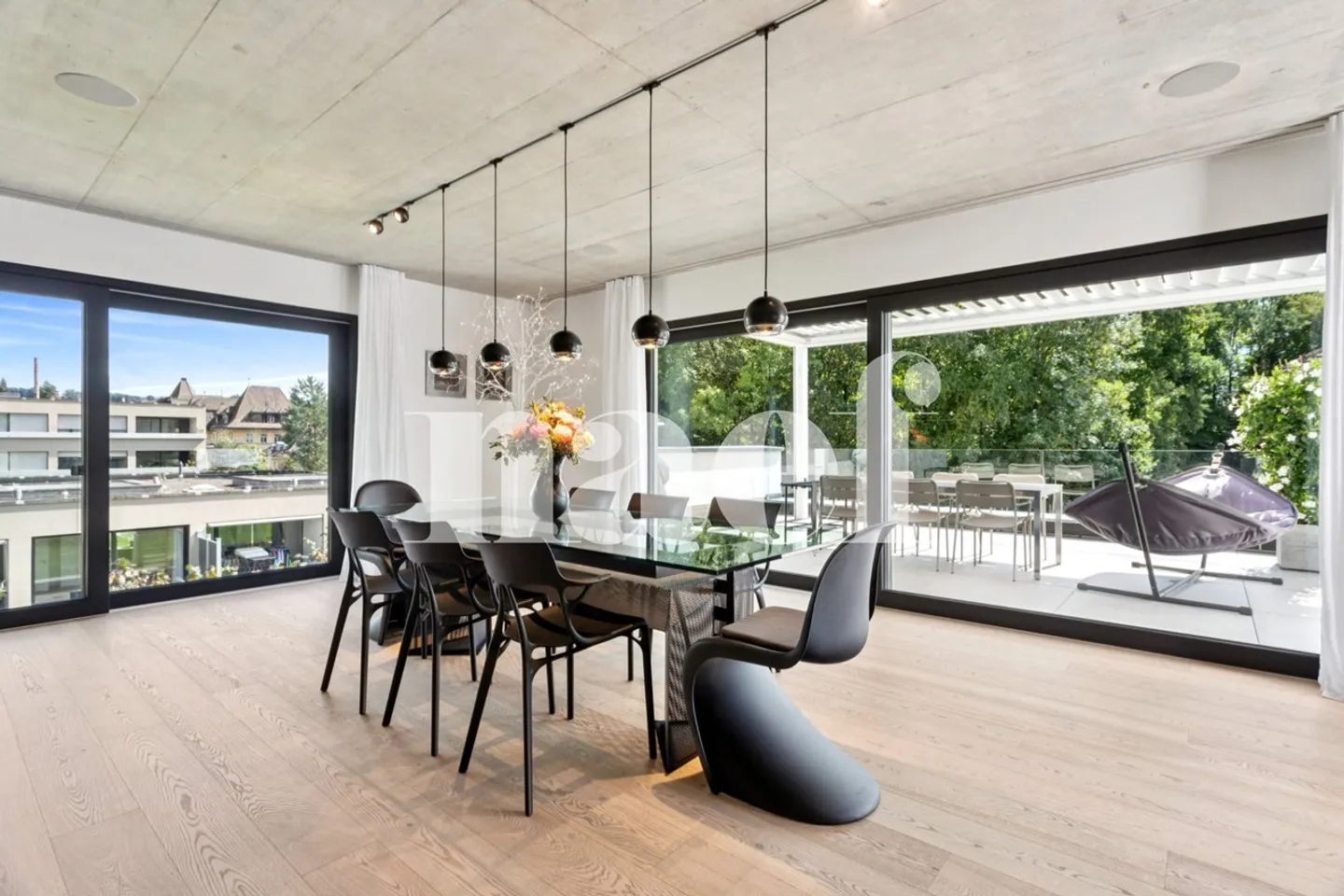 EN EXCLUSIVITÉ : Magnifique logement de 4.5 pièces de 182 m² avec grande terrasse à vendre à Fribourg - Photo 2 sur 10