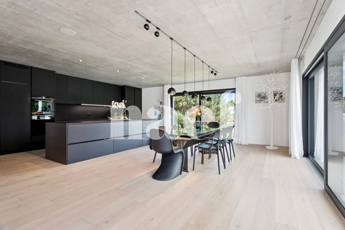 EN EXCLUSIVITÉ : Magnifique logement de 4.5 pièces de 182 m² avec grande terrasse à vendre à Fribourg - Photo 4 sur 10