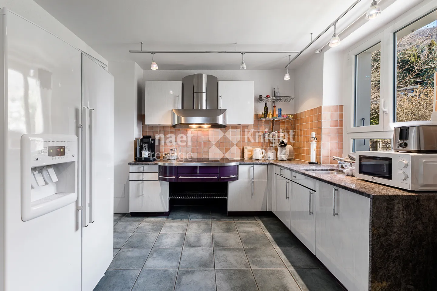 Zu verkaufen - Einzelne Immobilie mit 12,5 Zimmern nur wenige Schritte vom Zentrum von Blonay und mit herrlichem Blick auf den See - Foto 9 von 13