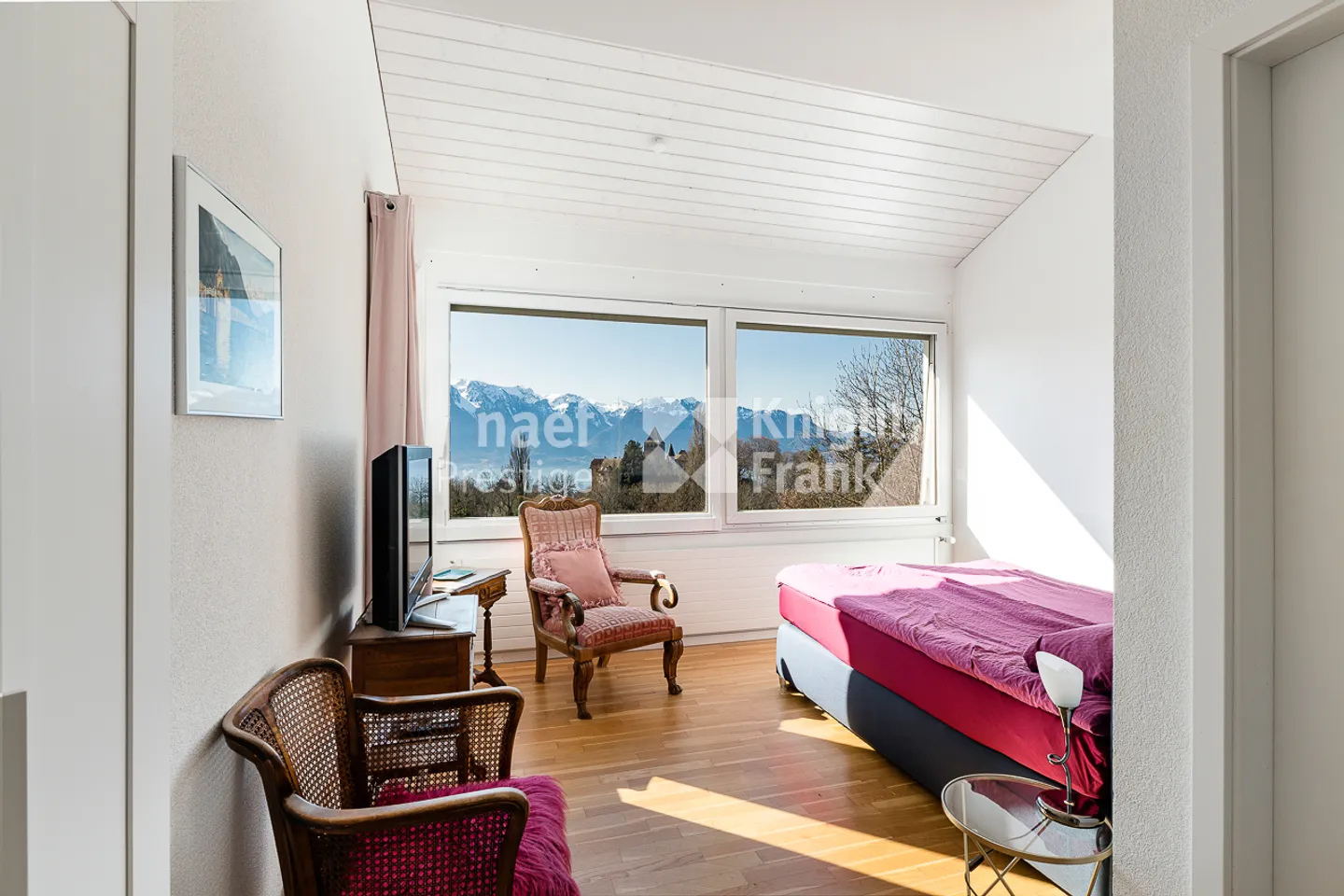 Zu verkaufen - Einzelne Immobilie mit 12,5 Zimmern nur wenige Schritte vom Zentrum von Blonay und mit herrlichem Blick auf den See - Foto 10 von 13