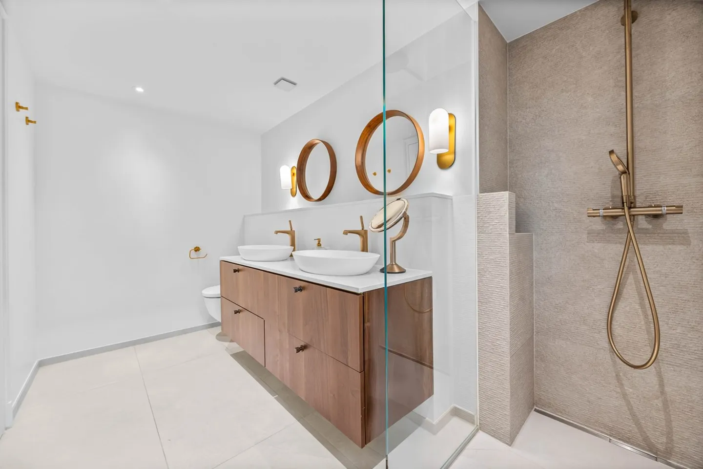 Appartamento di prestigio tra lago e vigneti - Foto 11 di 13