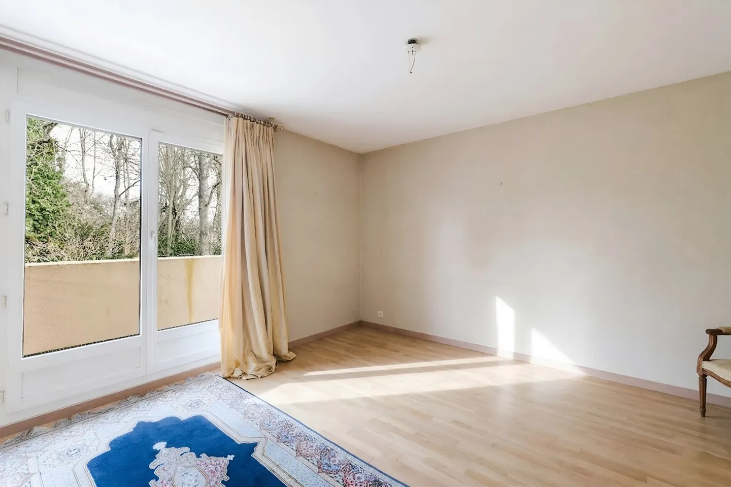 Large duplex in a wooded residence - Photo 9 of 12