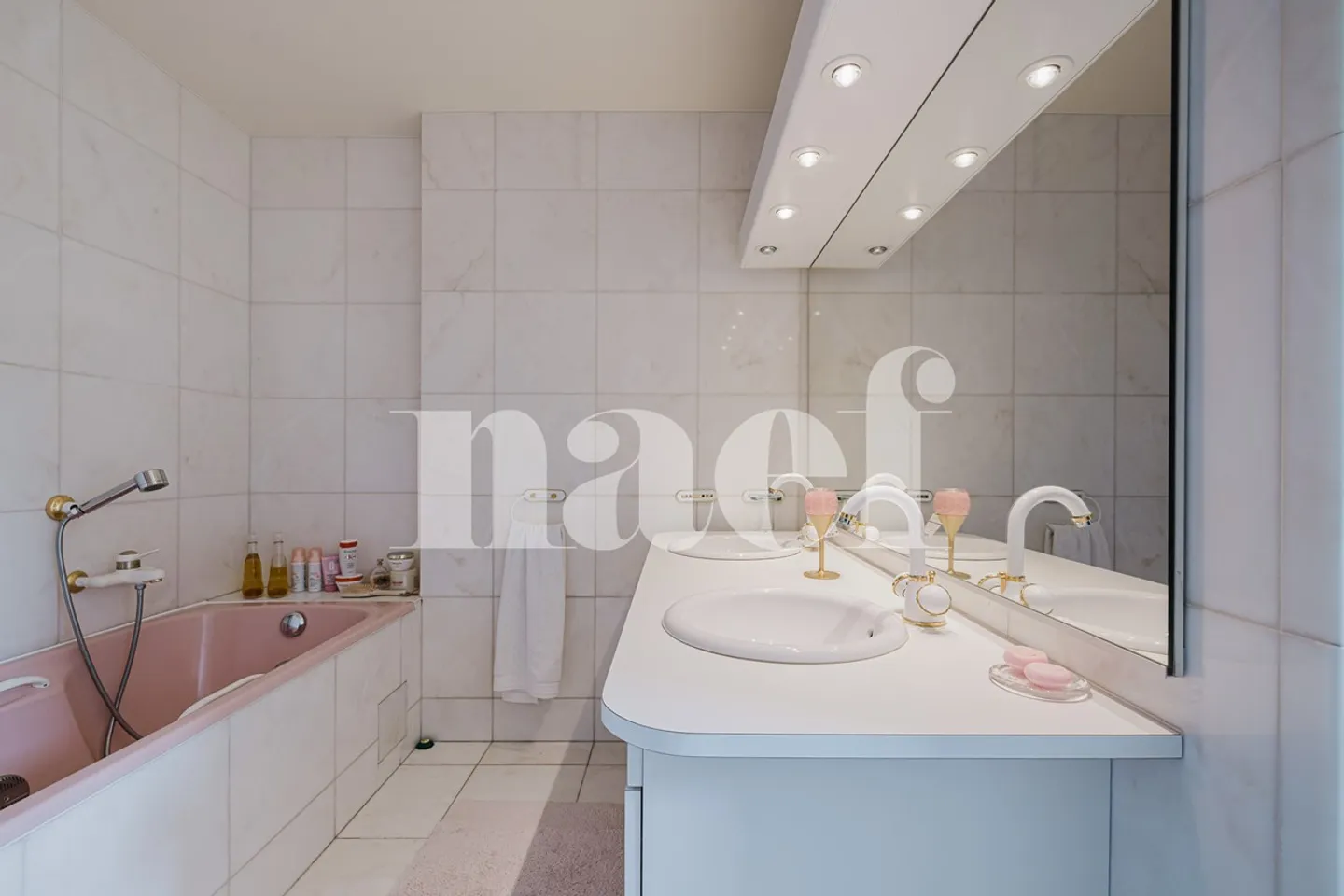 Large duplex in a wooded residence - Photo 10 of 12