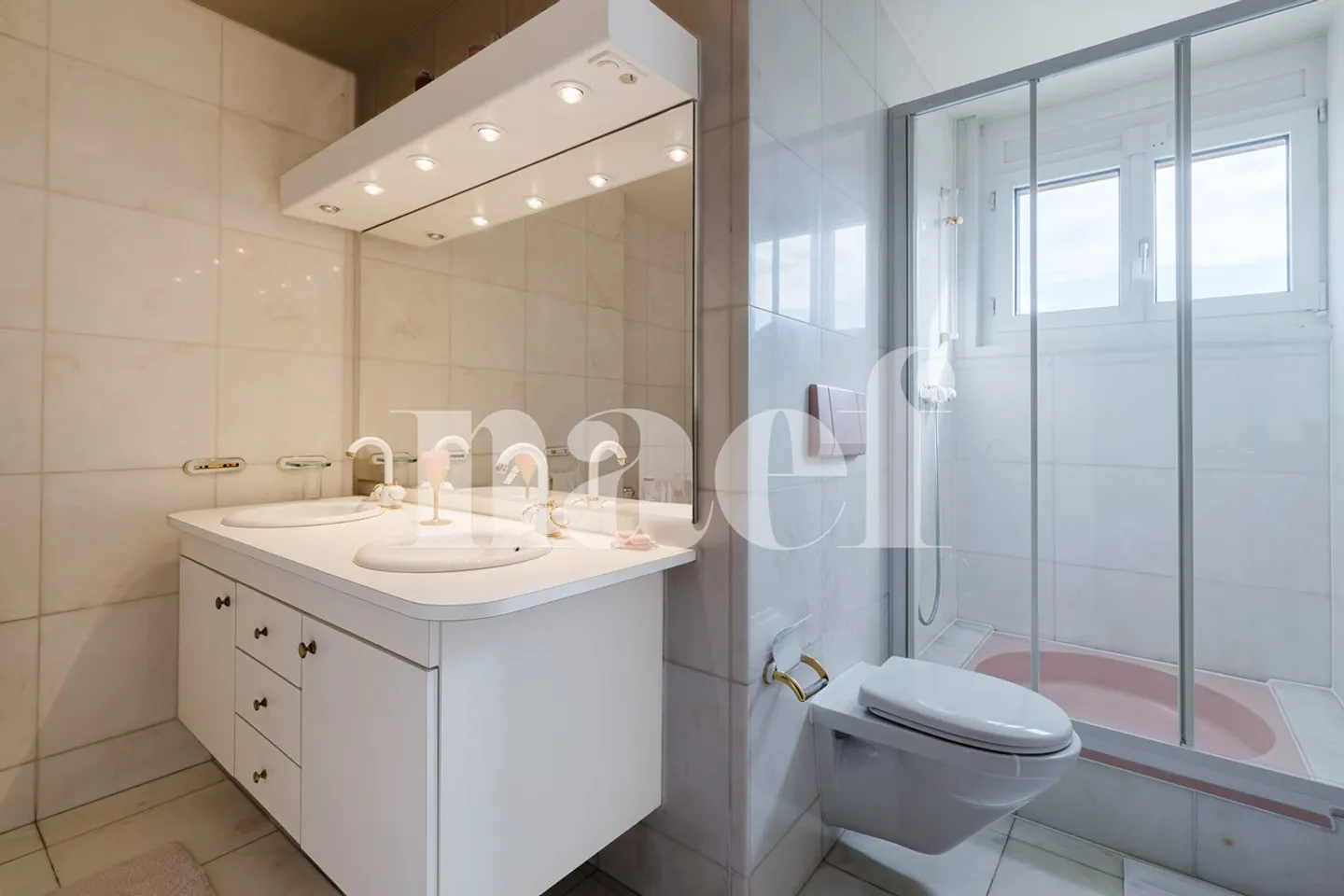 Large duplex in a wooded residence - Photo 11 of 12