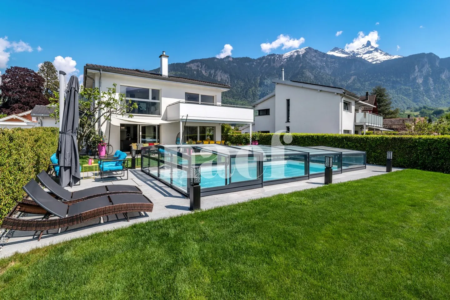 Sehr schönes Einfamilienhaus mit 6,5 Zimmern, unabhängigem Studio und Außenpool zu verkaufen in Bex - Foto 2 von 13