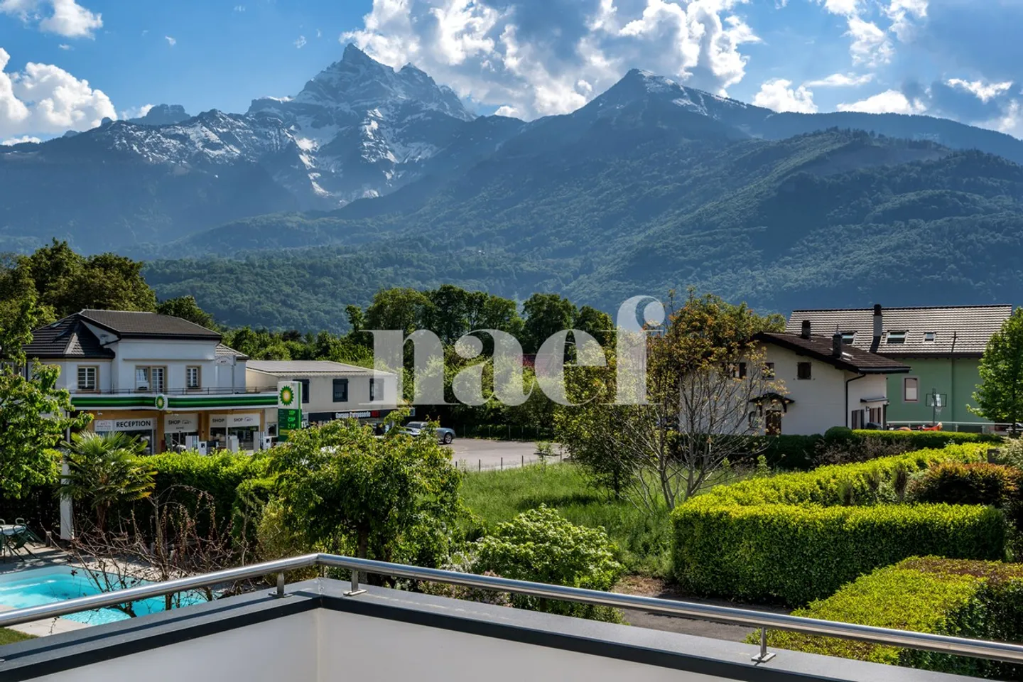 Sehr schönes Einfamilienhaus mit 6,5 Zimmern, unabhängigem Studio und Außenpool zu verkaufen in Bex - Foto 3 von 13