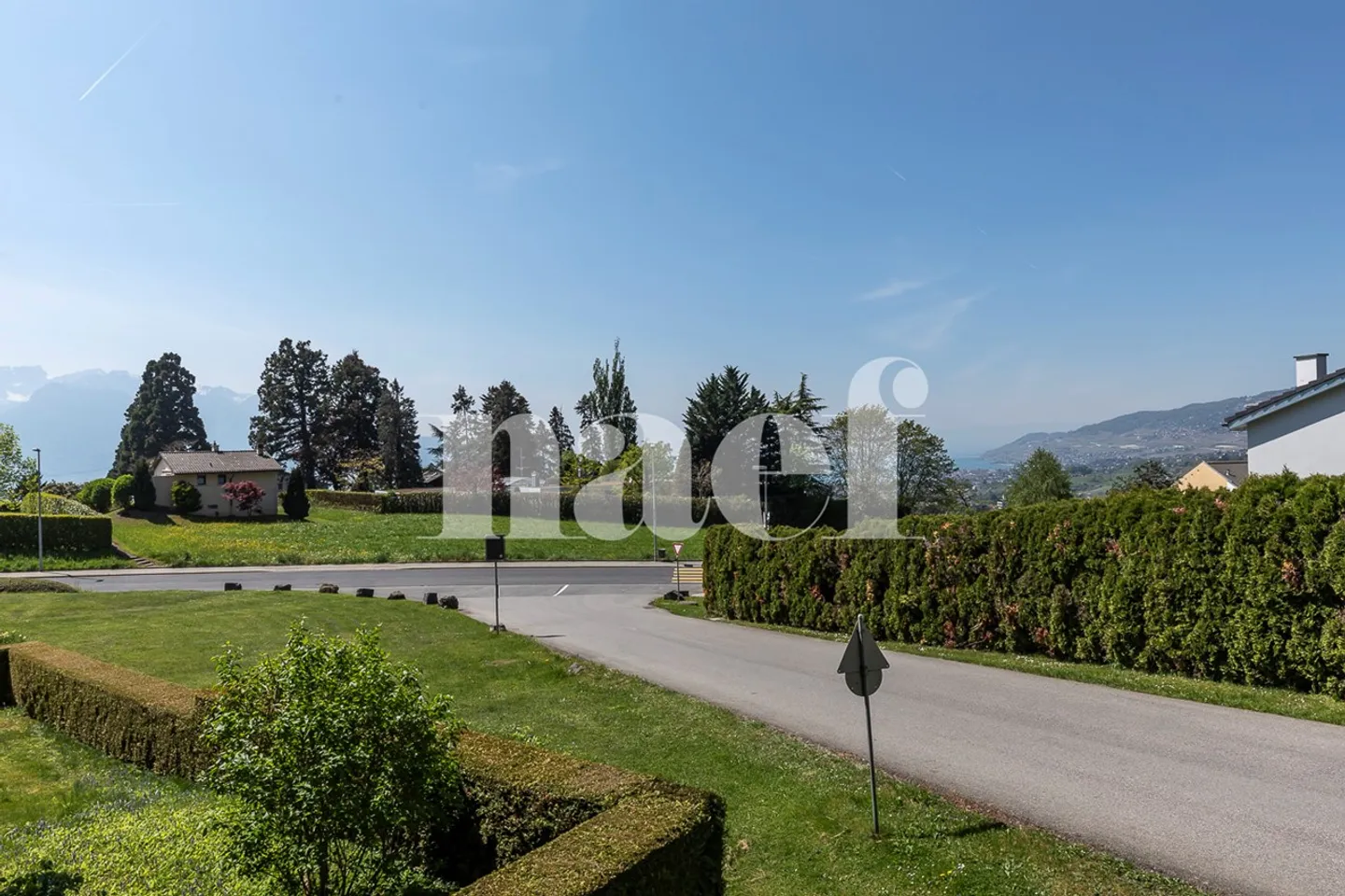 Geräumige 3,5-Zimmer-Wohnung mit Balkon und unverbautem Blick auf den See zu verkaufen in Chernex / Montreux - Foto 2 von 11