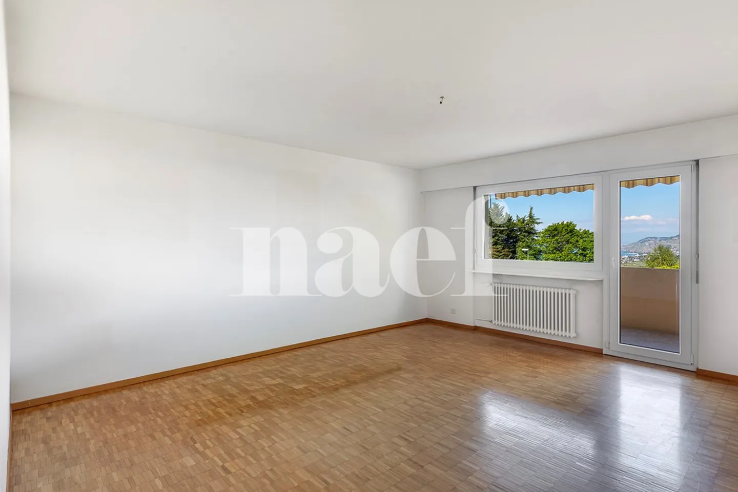 Geräumige 3,5-Zimmer-Wohnung mit Balkon und unverbautem Blick auf den See zu verkaufen in Chernex / Montreux - Foto 4 von 11