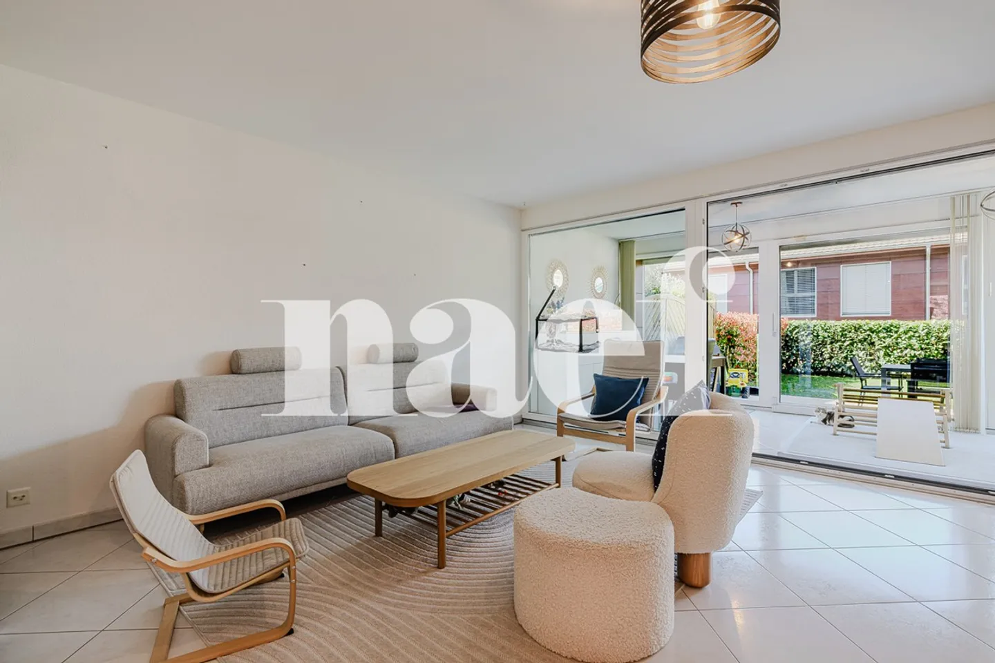 Charming semi-detached villa 230 m² usable plus garden, terrace and double garage in Vernier - Photo 2 of 13