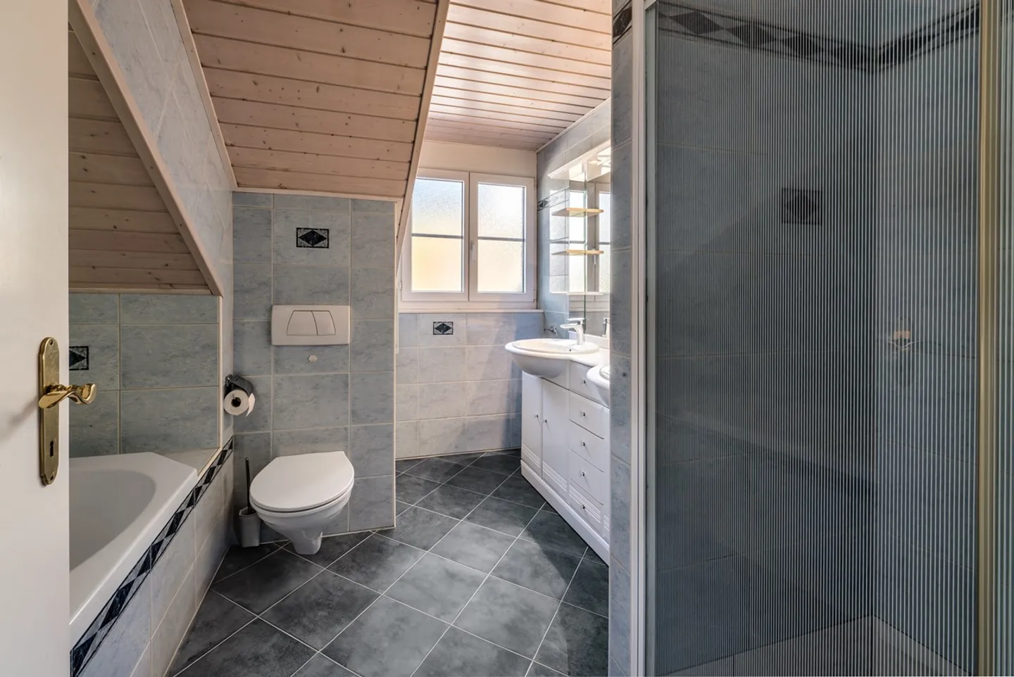 Exclusive! Spacious 7.5-room individual villa for sale in Brent / Montreux - Photo 10 of 13