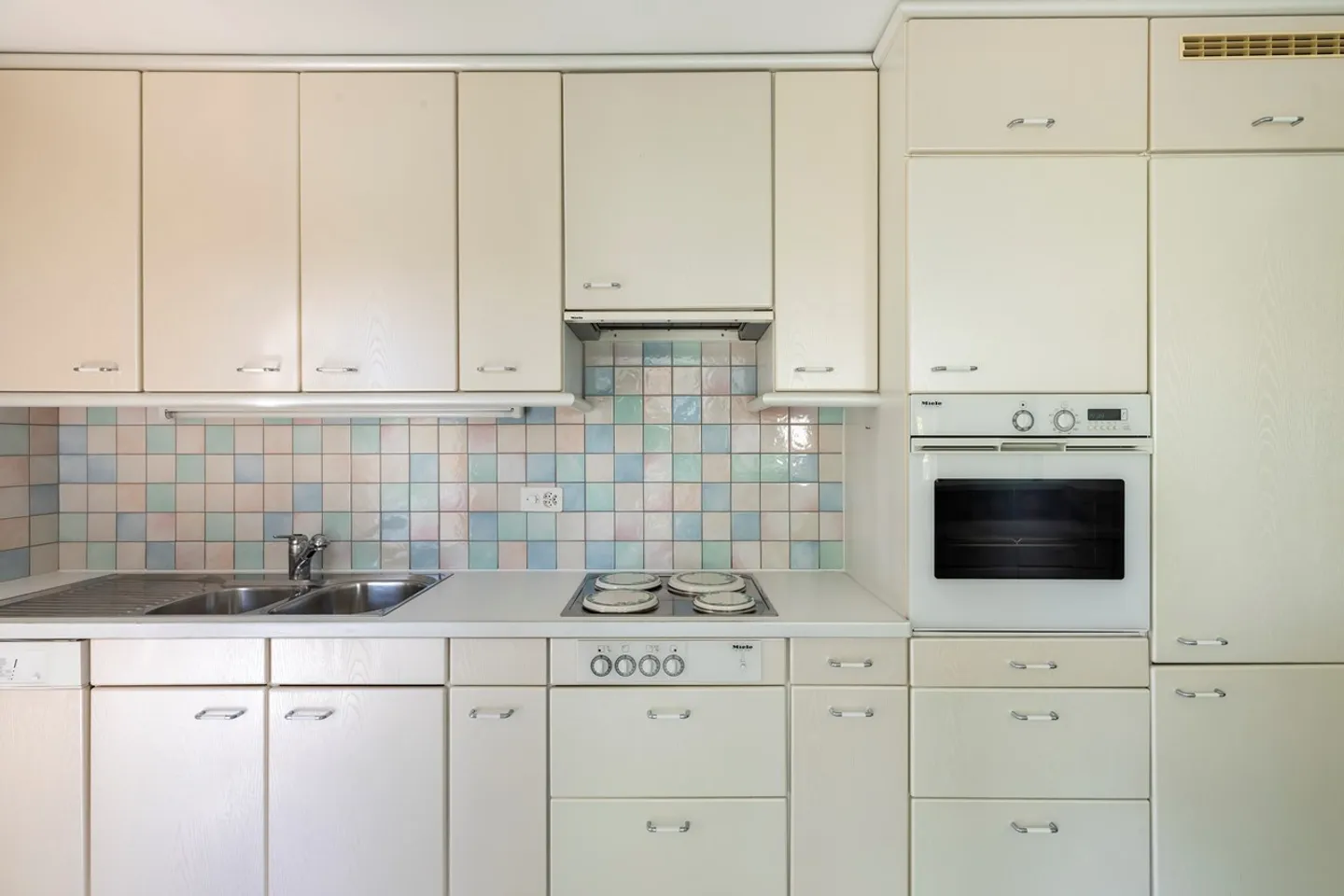 Appartement spacieux à Saint-Sulpice - Photo 4 sur 9
