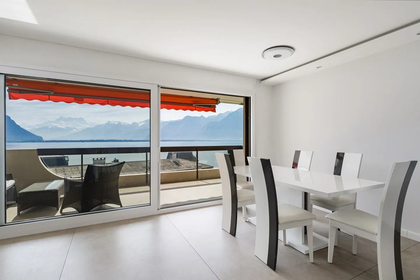 Superbo appartamento di 3,5 locali in riva al lago in vendita nel centro di Montreux - Foto 4 di 13