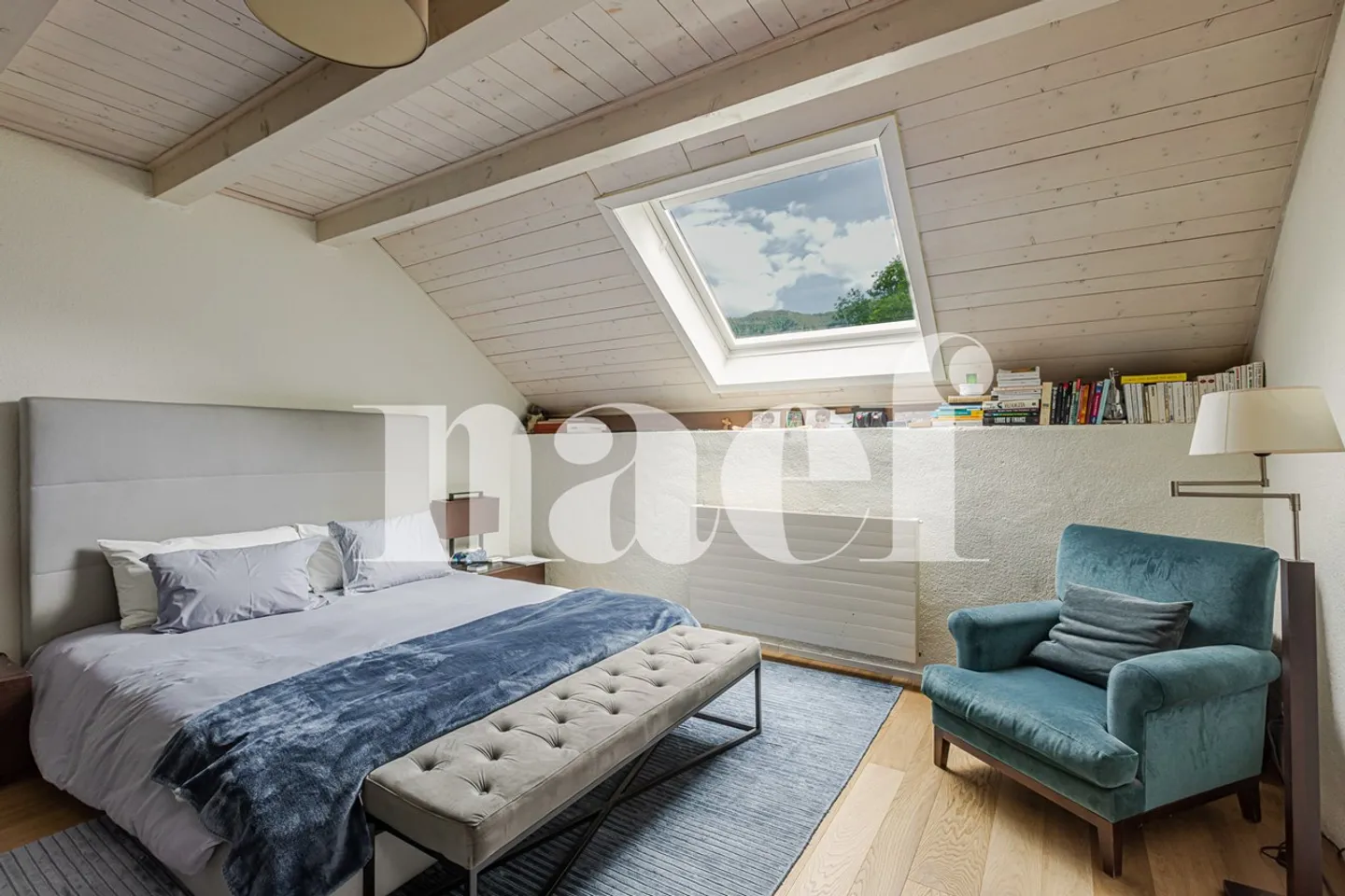 Elegant renovated townhouse in the heart of Troinex - Photo 8 of 12