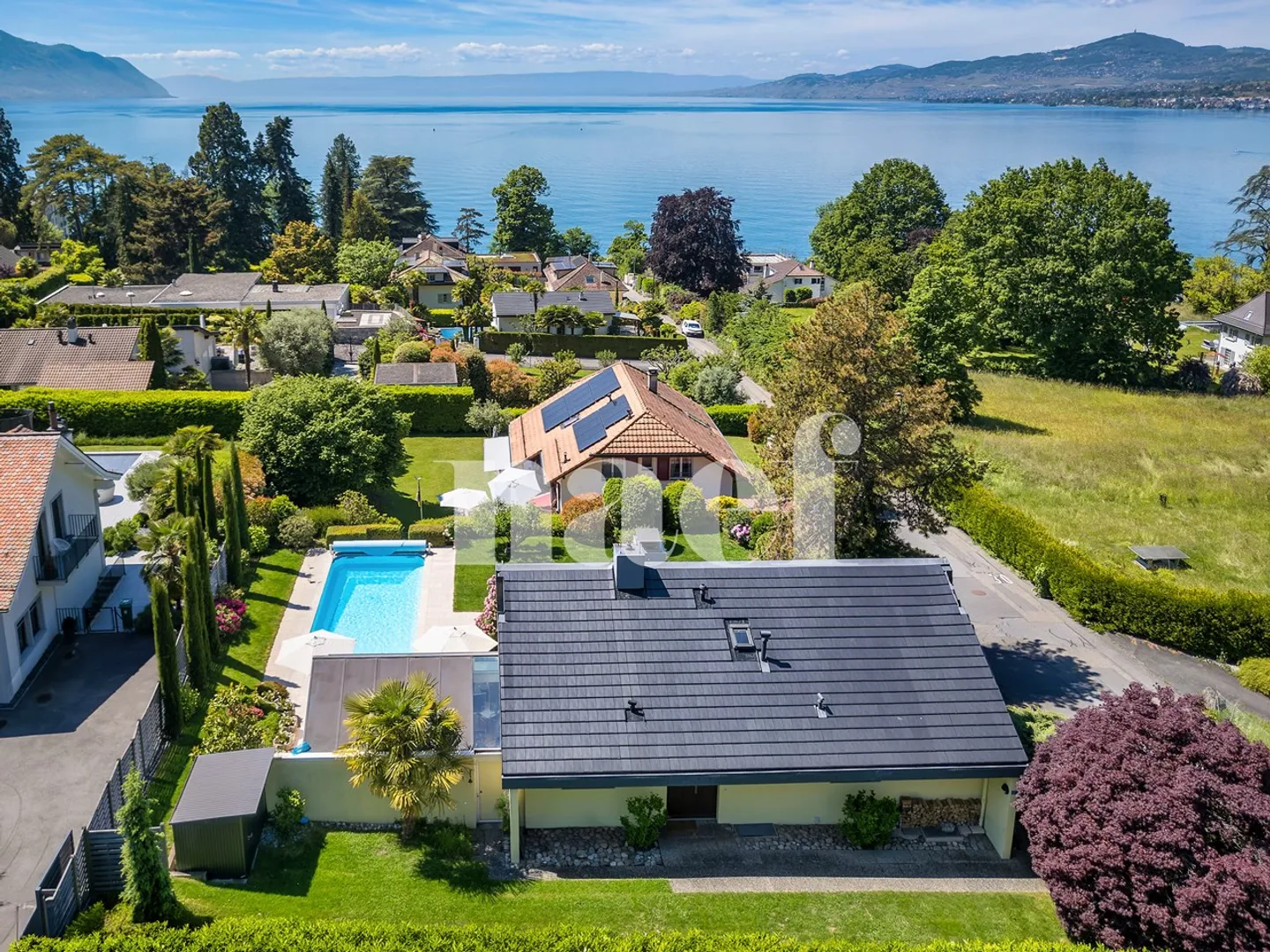 Beautiful 7.5-room detached villa with outdoor pool for sale in Villeneuve - Photo 2 of 12