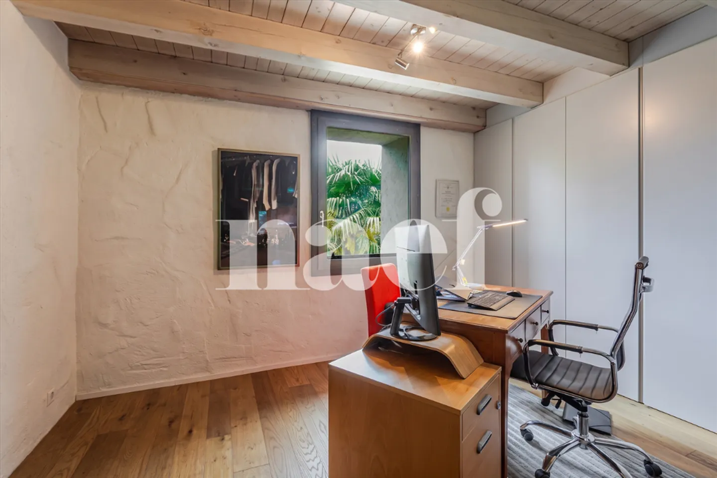 Elegant renovated townhouse in the heart of Troinex - Photo 9 of 12