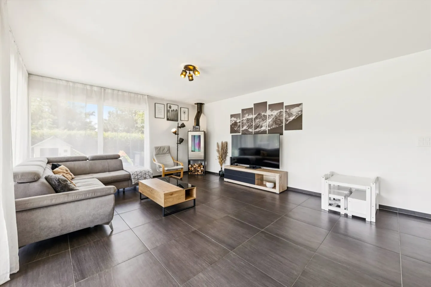 Magnifico appartamento di 4,5 locali con terrazza e giardino in vendita a Rossens - Foto 3 di 10