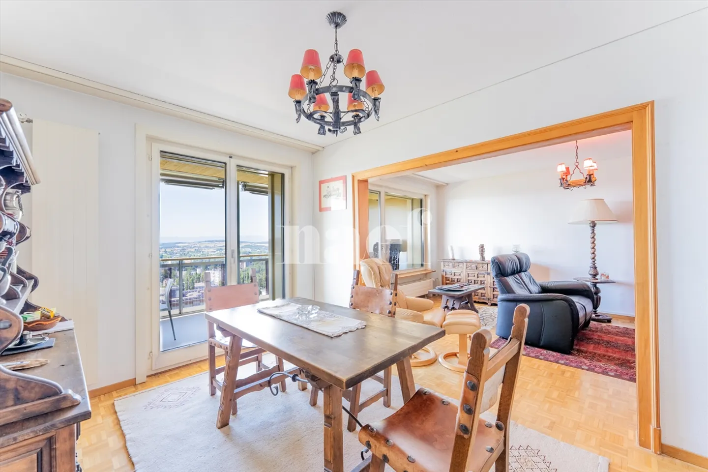 Appartement de 5 pièces au dernier étage avec un dégagement exceptionnel à vendre à Fribourg - Photo 5 of 10