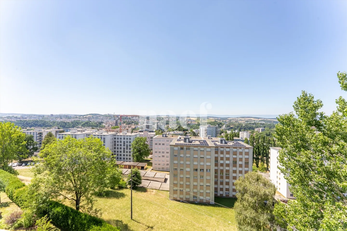 Appartement de 5 pièces au dernier étage avec un dégagement exceptionnel à vendre à Fribourg - Photo 8 of 10