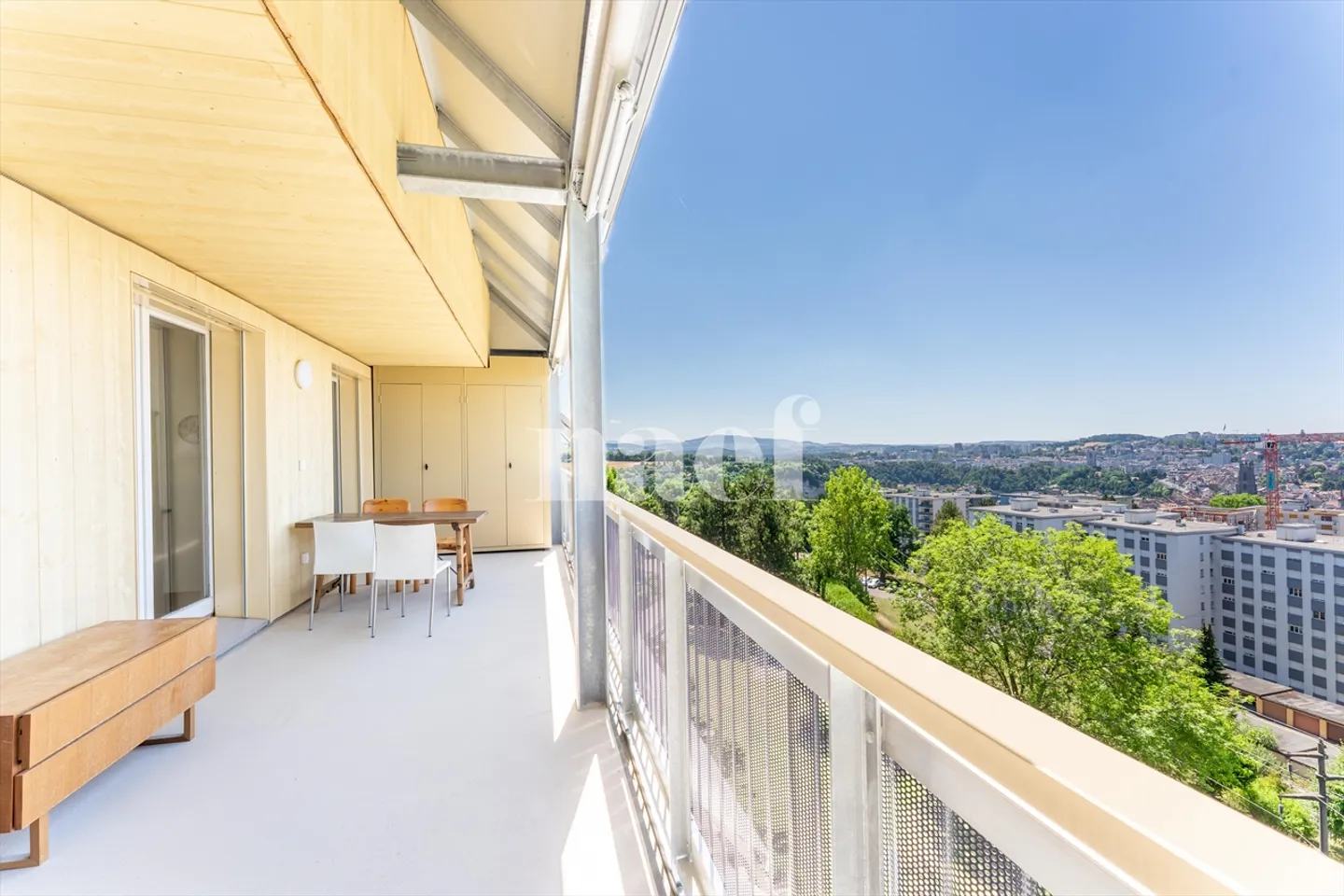 Appartement de 5 pièces au dernier étage avec un dégagement exceptionnel à vendre à Fribourg - Photo 9 of 10