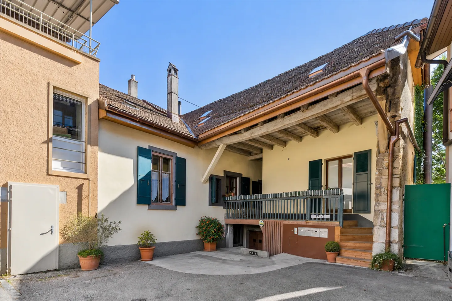 5.5-room duplex in a historic residence - Photo 6 of 6
