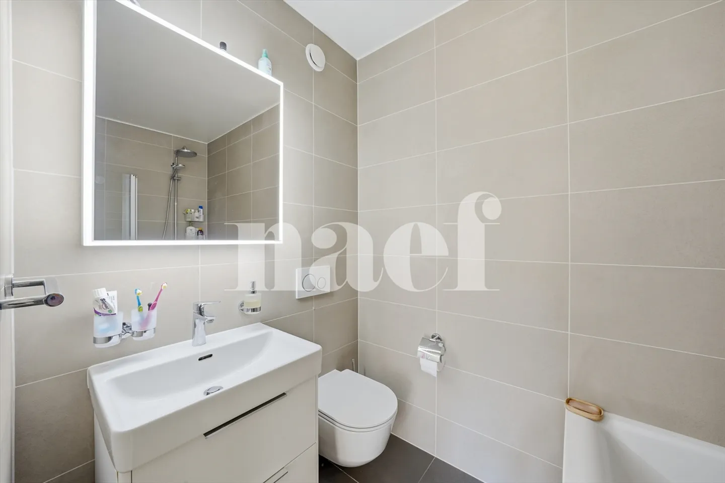 Exclusively: 4.5 rooms fully renovated in the Fontaines district - Photo 8 of 10