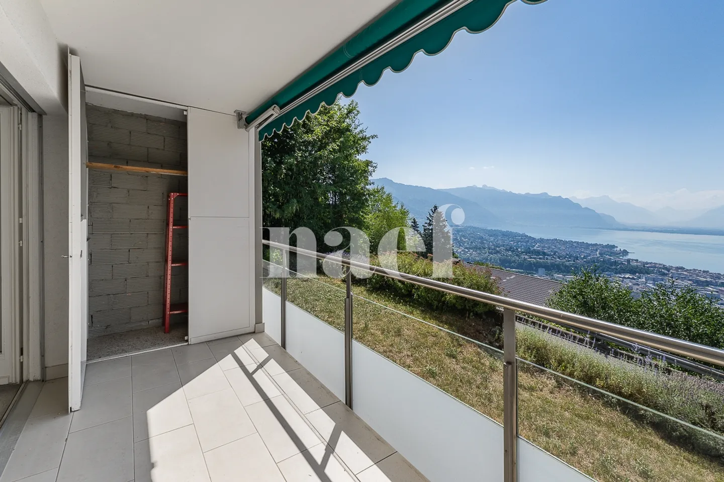 4.5-room duplex apartment with panoramic lake view for sale in Chardonne - Photo 3 of 13