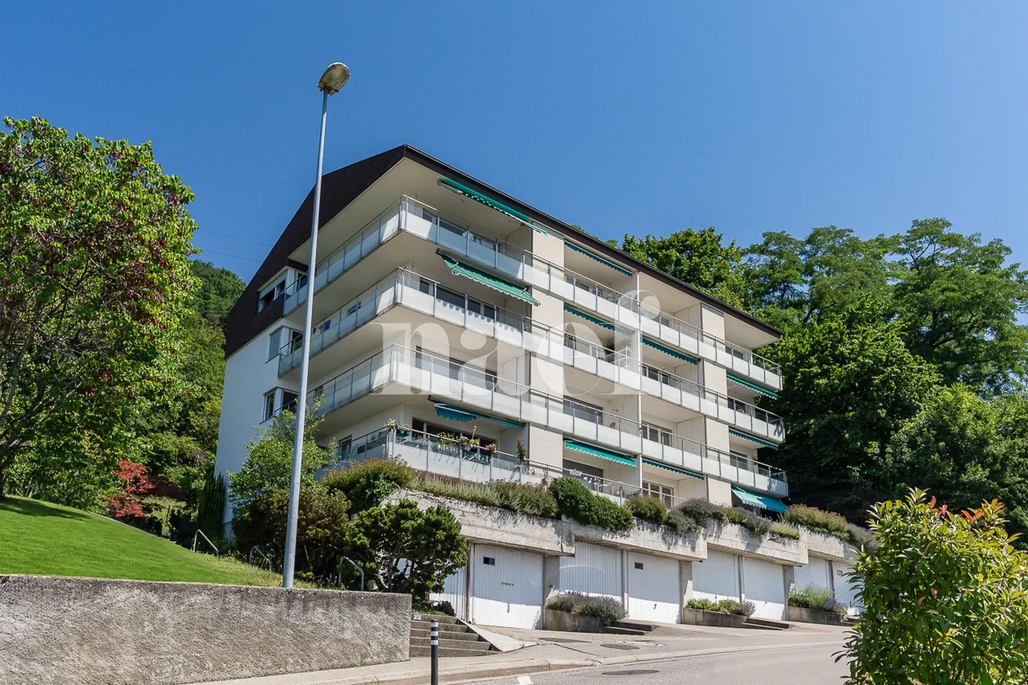 4.5-room duplex apartment with panoramic lake view for sale in Chardonne - Photo 2 of 13