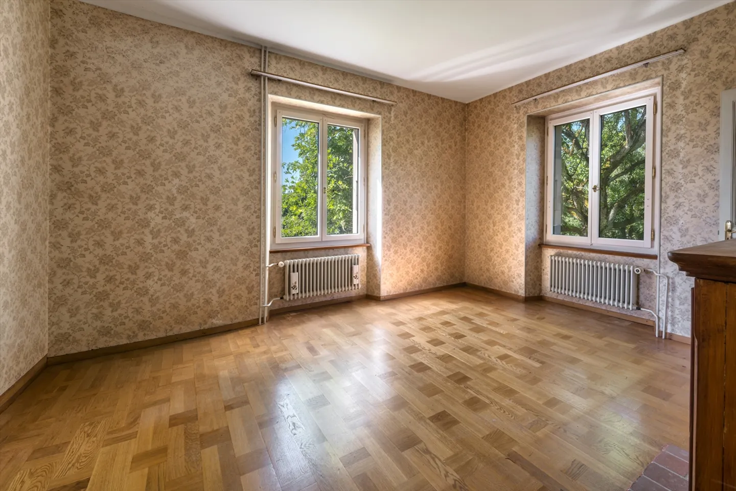 Familienvilla mit großem Potenzial in privilegierter Umgebung - Foto 4 von 13